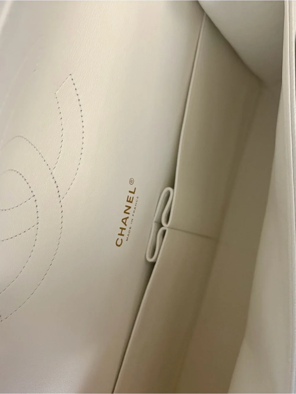 Chanel Maxi Classic Flap – White Caviar Leather & Gold Hardware